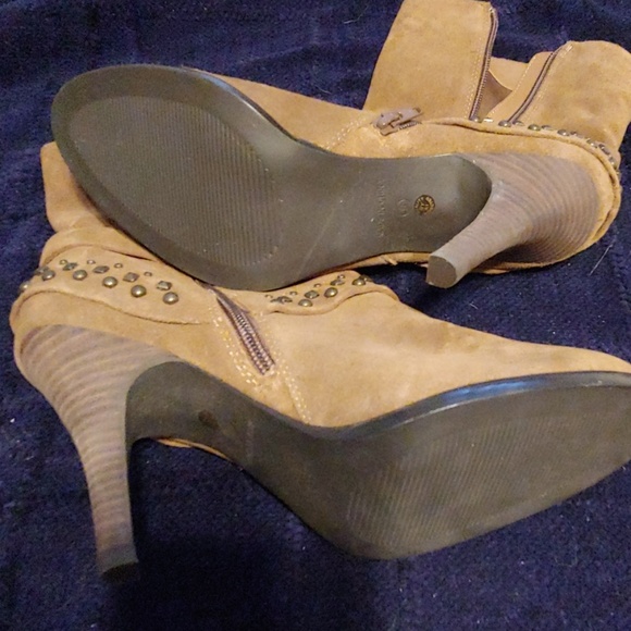 BOOTS...never worn - Picture 2 of 4